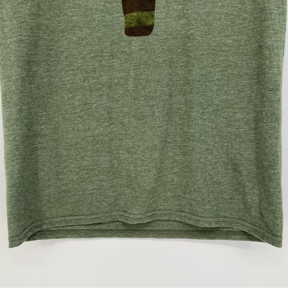 NEW Womens T-Shirt Bull Flowers and Flag Graphic Print on Green Country USA - Picture 6 of 9